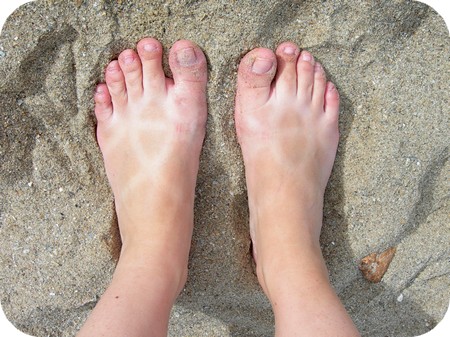 pieds bronzés façon mozaïque
