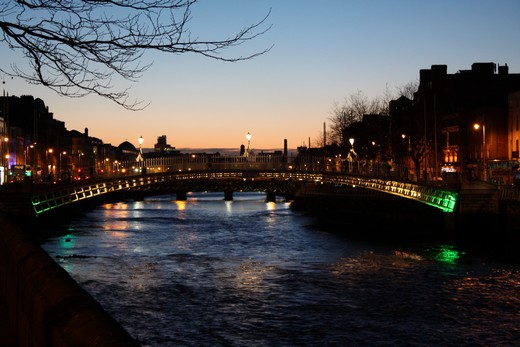 Coucher de soleil sur Ha'penny bridge, Dublin