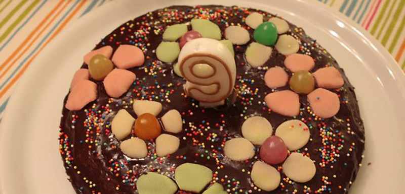 Gateau D Anniversaire Rigolo Fleurs Pour Petite Fille Merci Pour Le Chocolat Gateau D Anniversaire Rigolo Fleurs Pour Petite Fille Merci Pour Le Chocolat