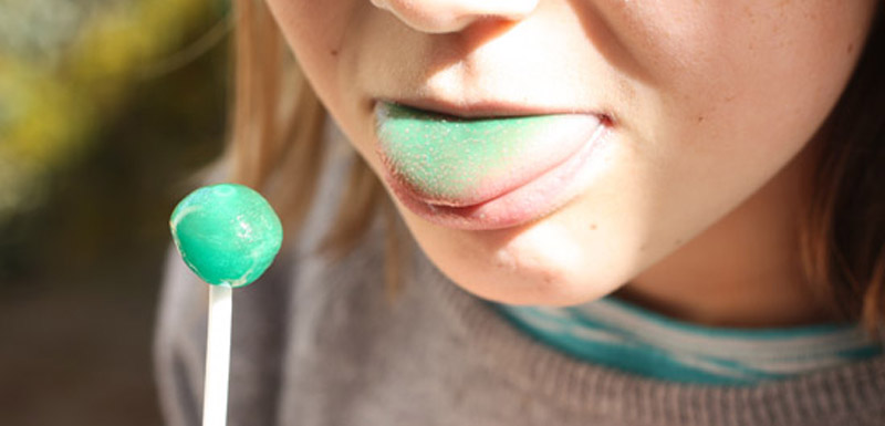 Le Gout Du Risque Les Sucettes Tache Langue Merci Pour Le Chocolat