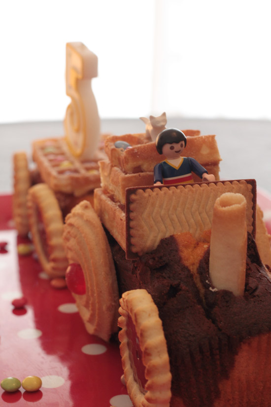 Gâteau rigolo anniversaire tracteur - via mercipourlechocolat.fr