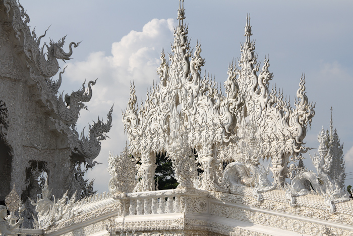 17_chiangraiwhitetemple03