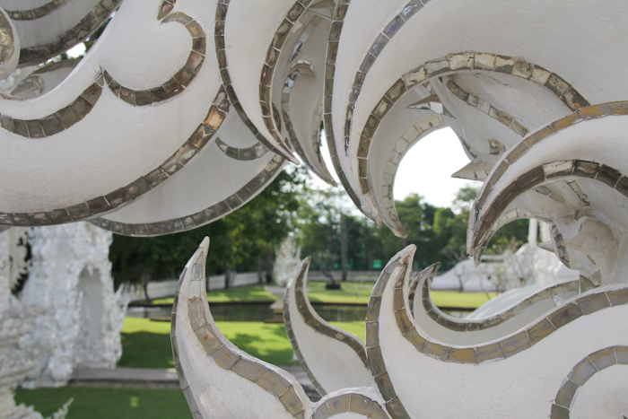 17_chiangraiwhitetemple07