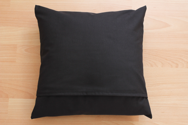 housse coussin portefeuille brodé ancre marine (pour le DIY, cliquez sur l'image)