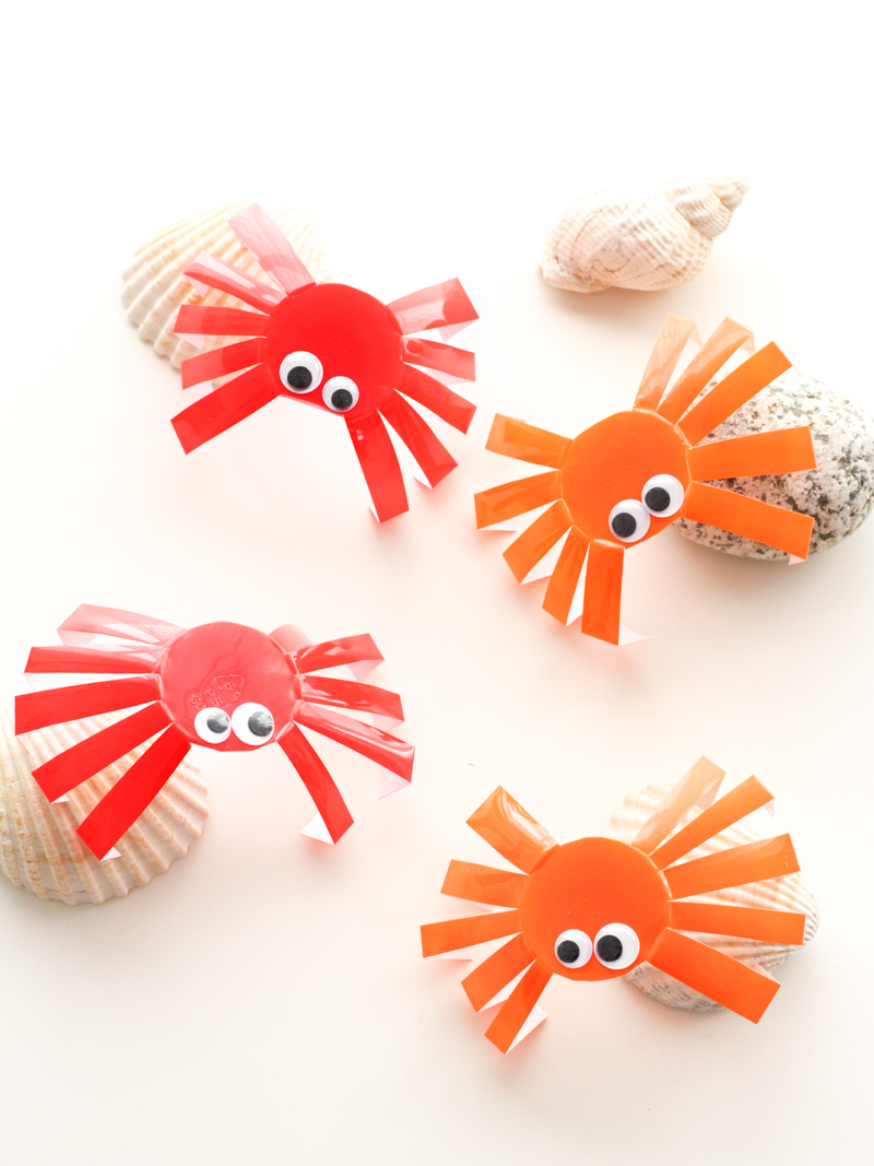 DIY enfant - crabes en pots de petits suisses (cliquez sur l'image)