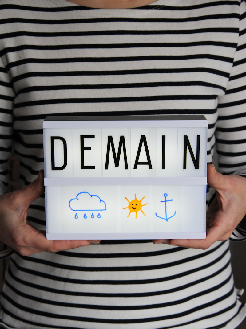 DIY - lightbox customisée (via mercipourlechocolat.fr)