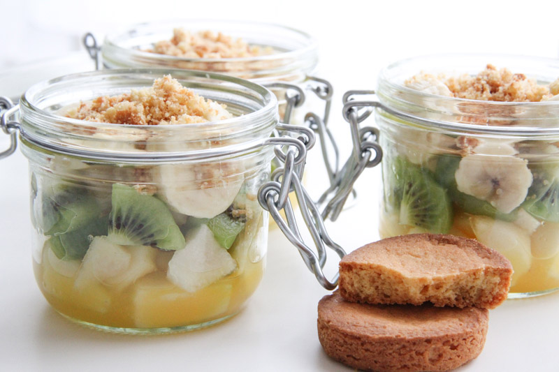 Recette salade de fruits bretonne in a jar (via mercipourlechocolat.fr)