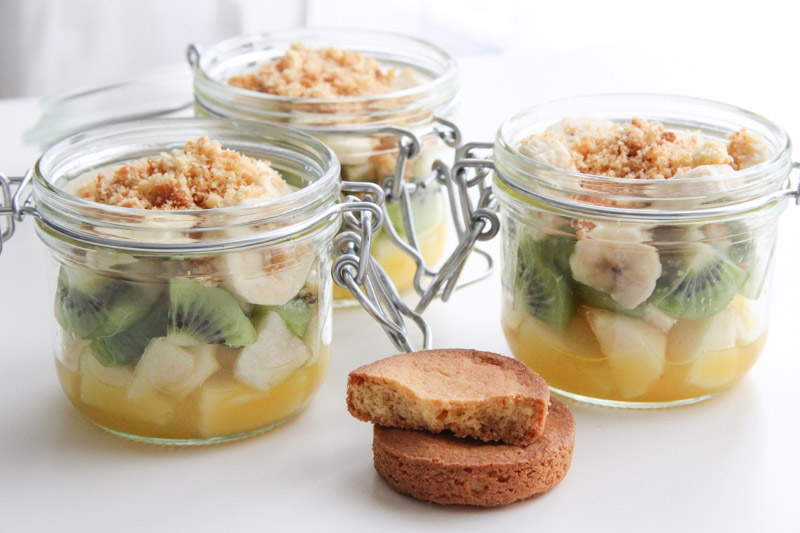 Recette salade de fruits bretonne in a jar (via mercipourlechocolat.fr)