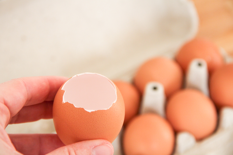 DIY oeufs de pâques fleuris - easter eggs (via wonderfulbreizh.fr)