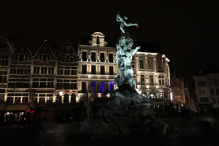 Anvers by night