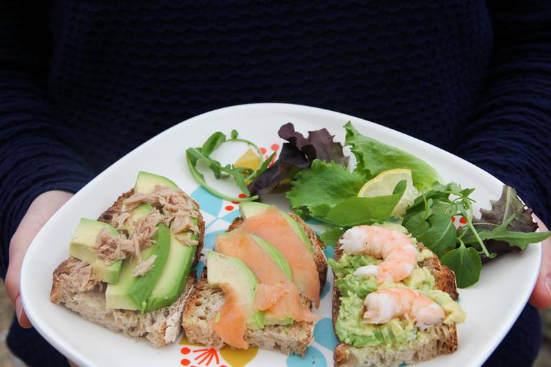 3 idées de tartines à l'avocat (saumon, crevettes, thon) (via wonderfulbreizh.fr)