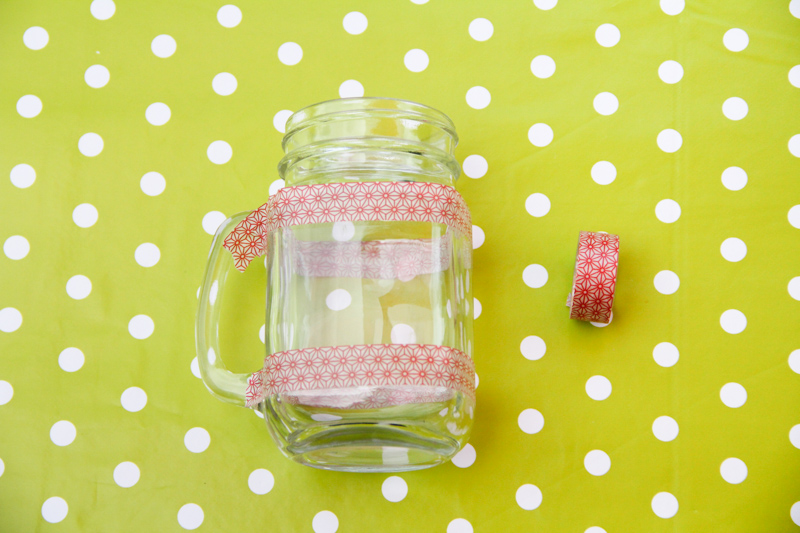 DIY cadeau pour les maîtresses : mug infuseur personnalisable (via www.mercipourlechocolat.fr)