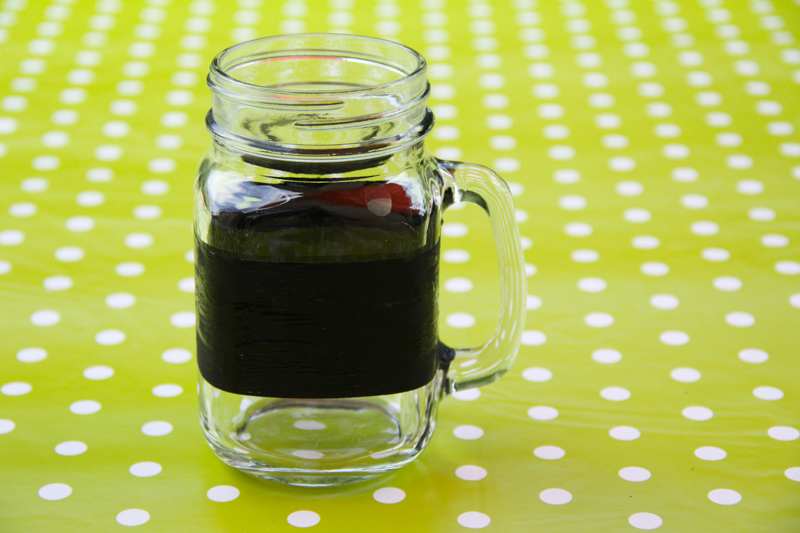 DIY cadeau pour les maîtresses : mug infuseur personnalisable (via www.mercipourlechocolat.fr)