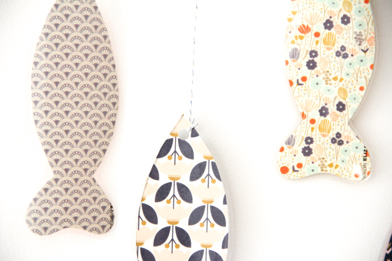 DIY mobile poissons papier plastifié (via mercipourlechocolat.fr)