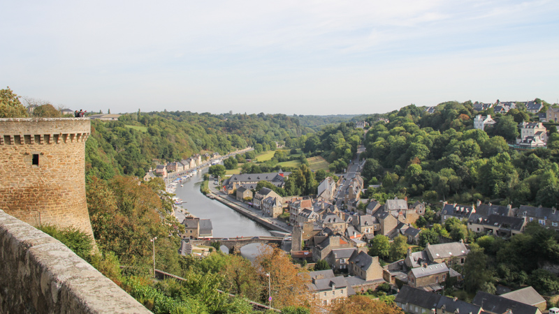 Dinan, Bretagne (via mercipourlechocolat.fr)