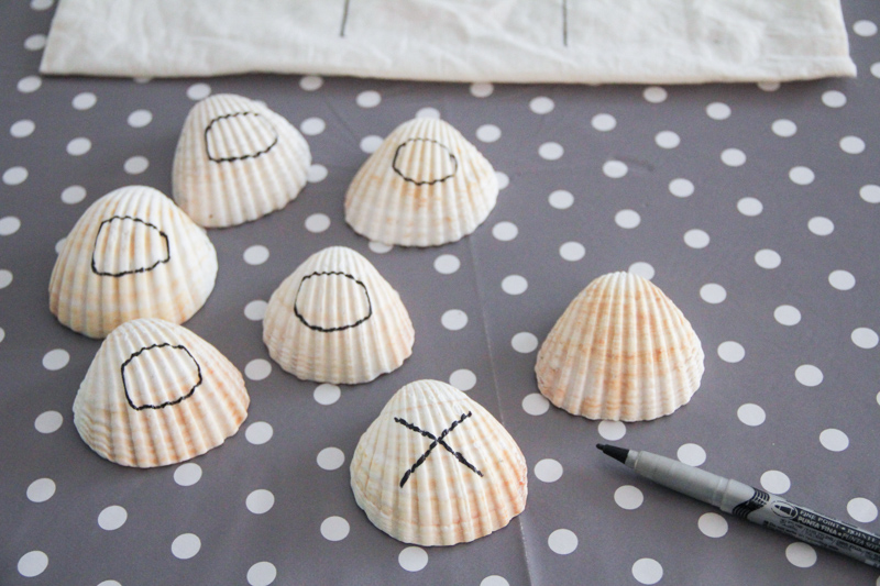 DIY jeu de morpion coquillages (via wonderfulbreizh.fr)