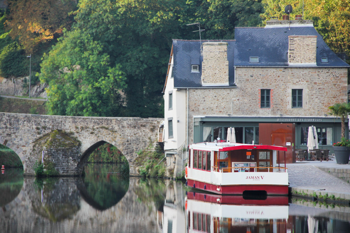 port de Dinan, Bretagne (via mercipourlechocolat.fr)