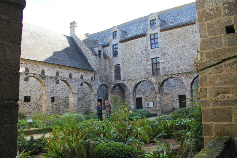 abbaye Léhon, Dinan Bretagne (via wonderfulbreizh.fr)