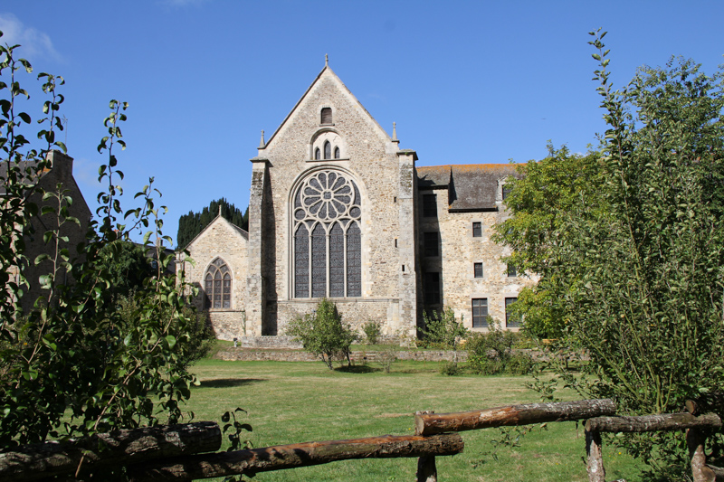 abbaye Léhon, Dinan Bretagne (via wonderfulbreizh.fr)