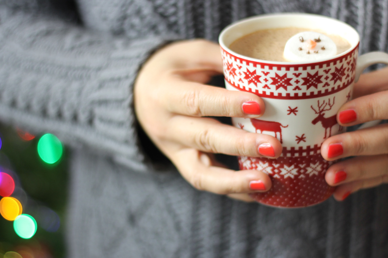 recette chocolat chaud aux épices - Noël (via mercipourlechocolat.fr)