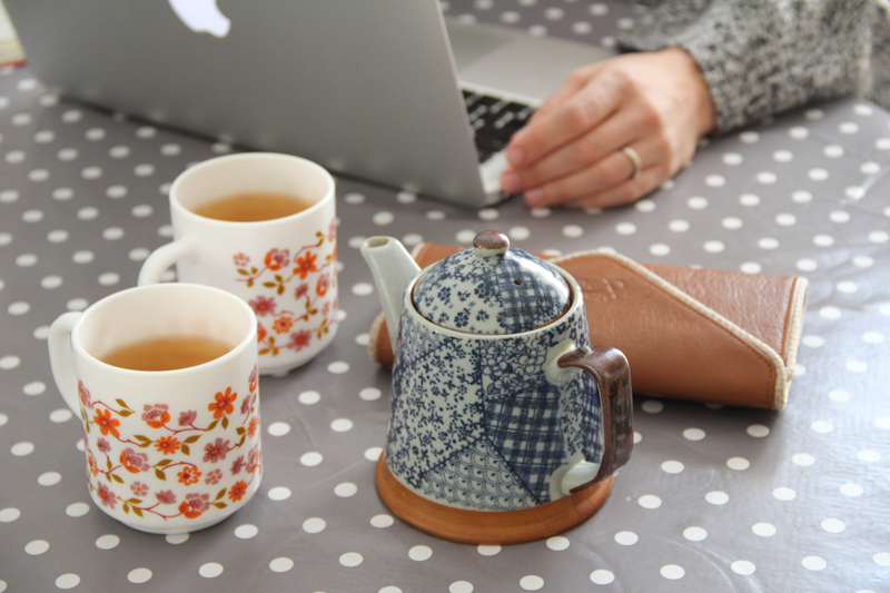 Travailler à la maison et coworking (via mercipourlechocolat.fr)