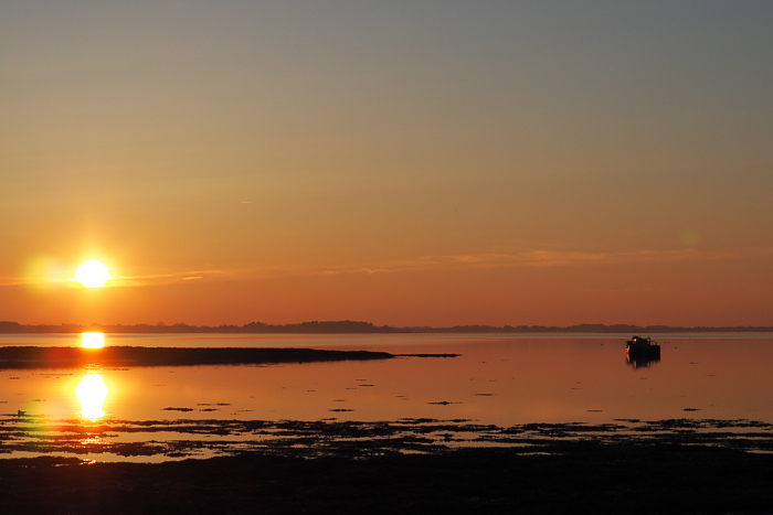 sunset ile tascon - Bretagne (via mercipourlechocolat.fr)