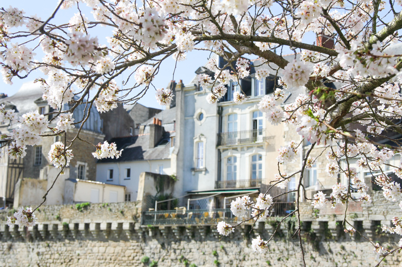 Remparts de Vannes au Printemps (via mercipourlechocolat.fr)