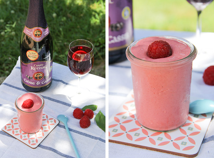 Recette facile FROZEN YOGURT FRAMBOISE BASILIC (via mercipourlechocolat.fr)