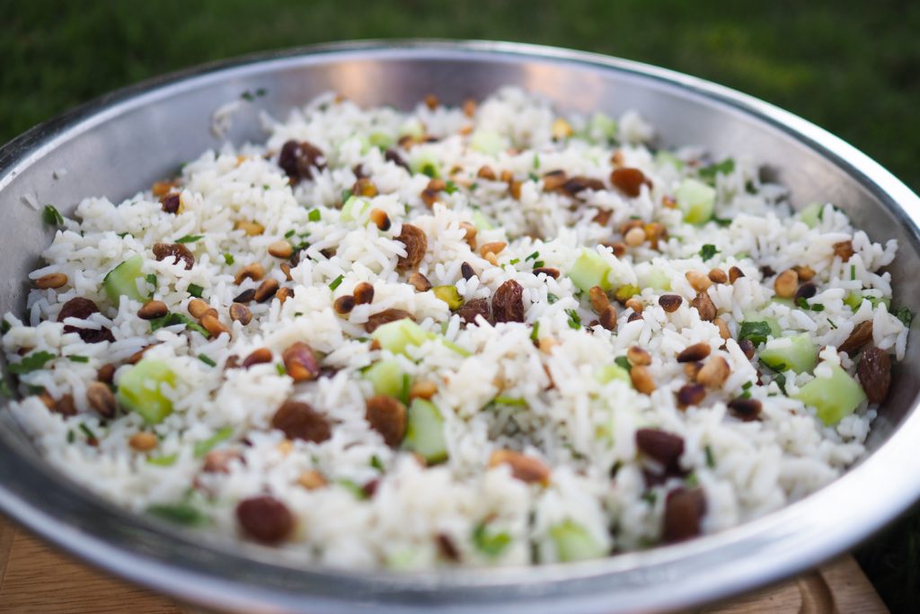 Salade de riz, coriandre, pignons de pin... - recette facile via mercipourlechocolat.fr