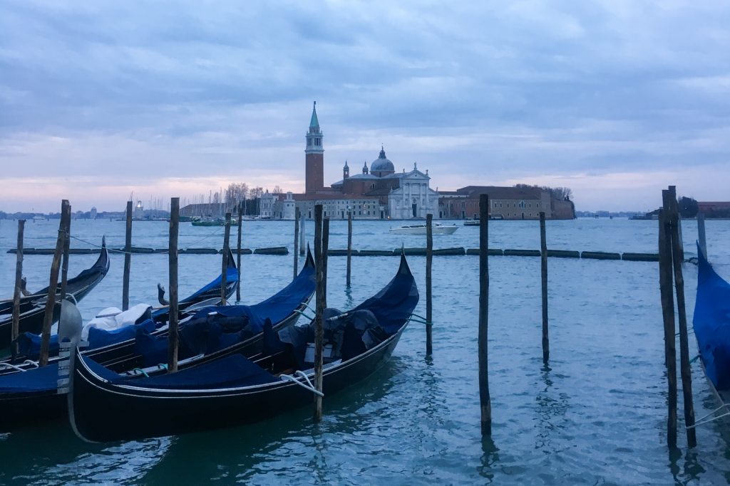 Venise - Blue Monday