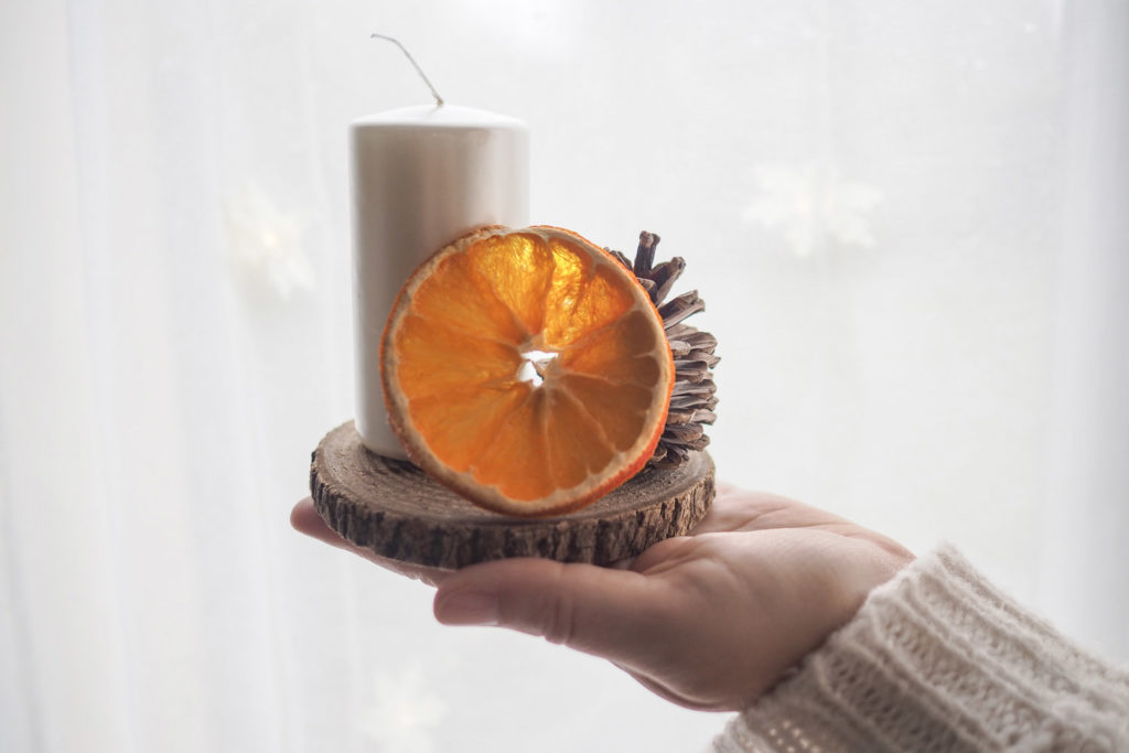 DIY - porte-bougie nature pour Noël (via mercipourlechocolat.fr)