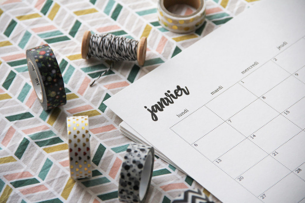 Calendrier 2020 gratuit à télécharger - tout simple à imprimer et à customiser si vous en avez envie ! - via mercipourlechocolat.fr