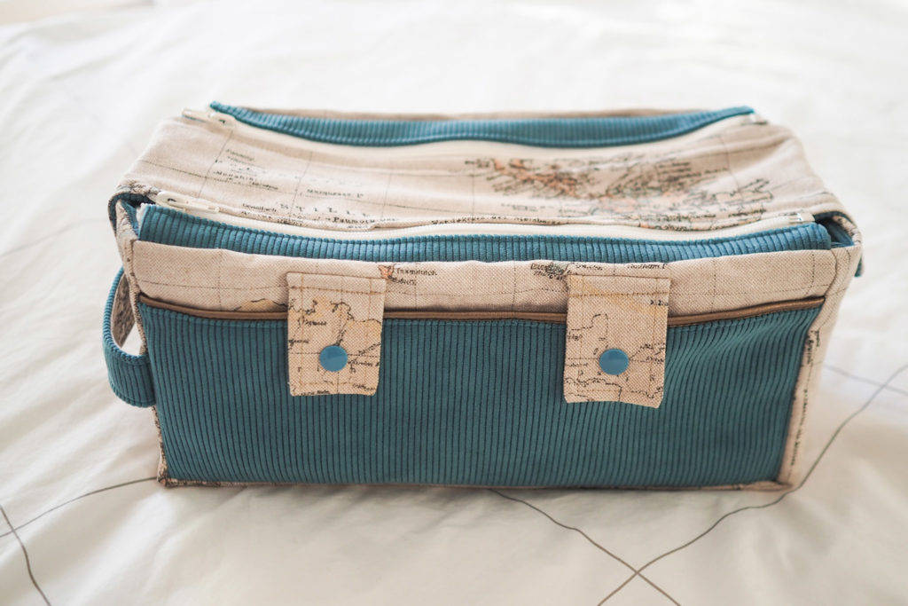 DIY couture : Vanity trousse de toilette Dodynette - via mercipourlechocolat.fr