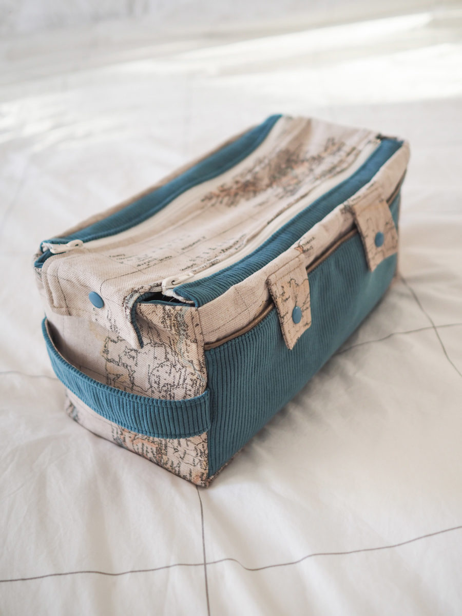 DIY couture : Vanity trousse de toilette Dodynette - via mercipourlechocolat.fr