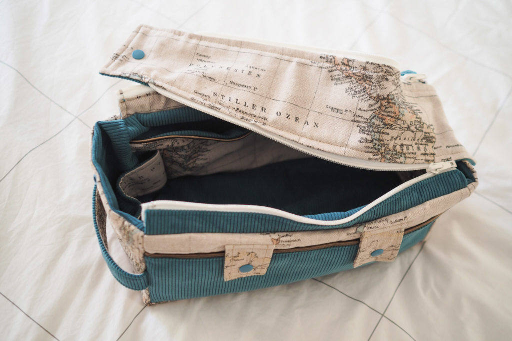 DIY couture : Vanity trousse de toilette Dodynette - via mercipourlechocolat.fr