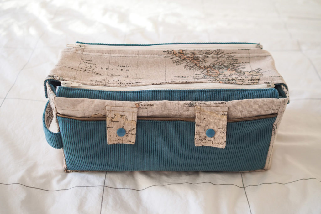 DIY couture : Vanity trousse de toilette Dodynette - via mercipourlechocolat.fr