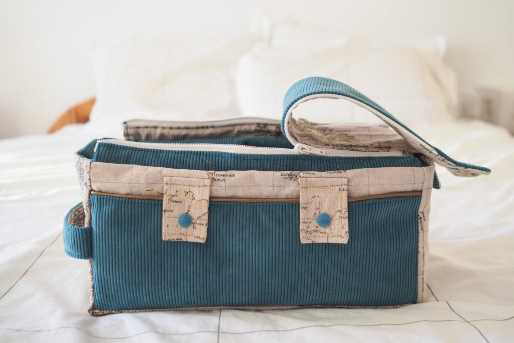 DIY couture : Vanity trousse de toilette Dodynette - via mercipourlechocolat.fr