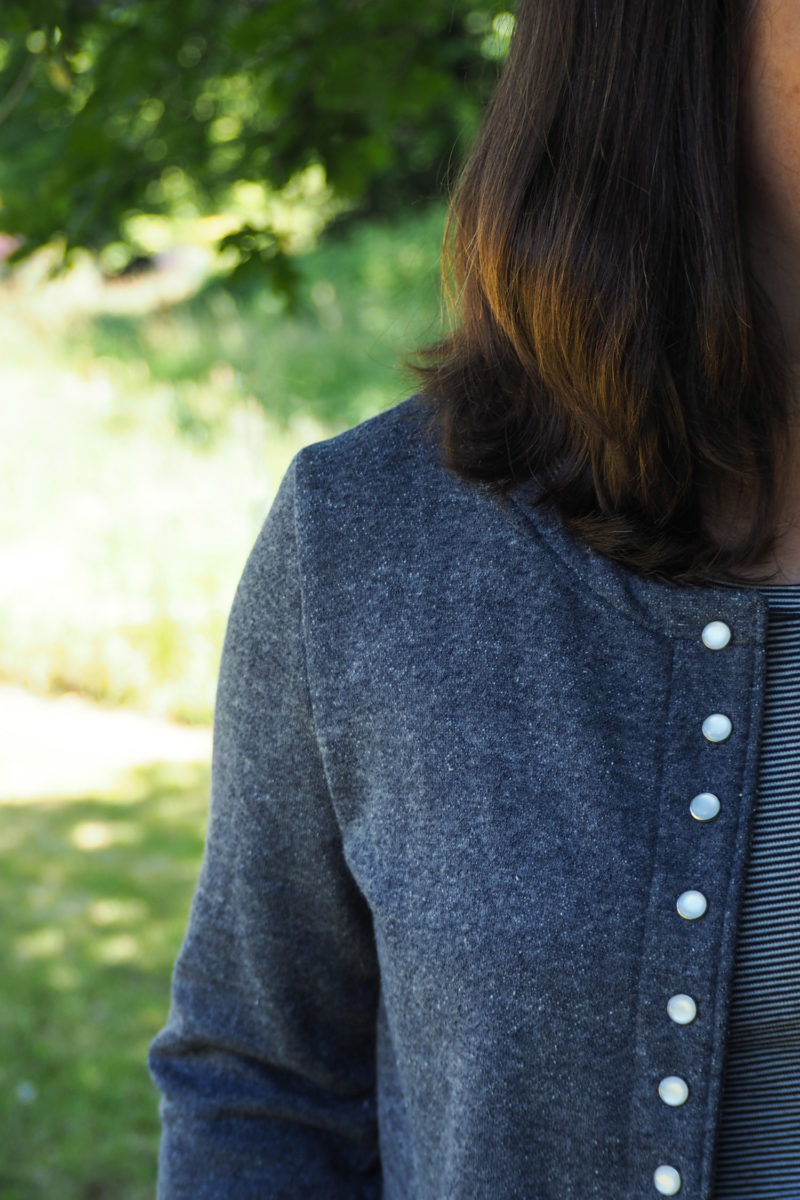 Couture - gilet Monceau / cardigan molleton boutons pressions (via mercipourlechocolat.fr)