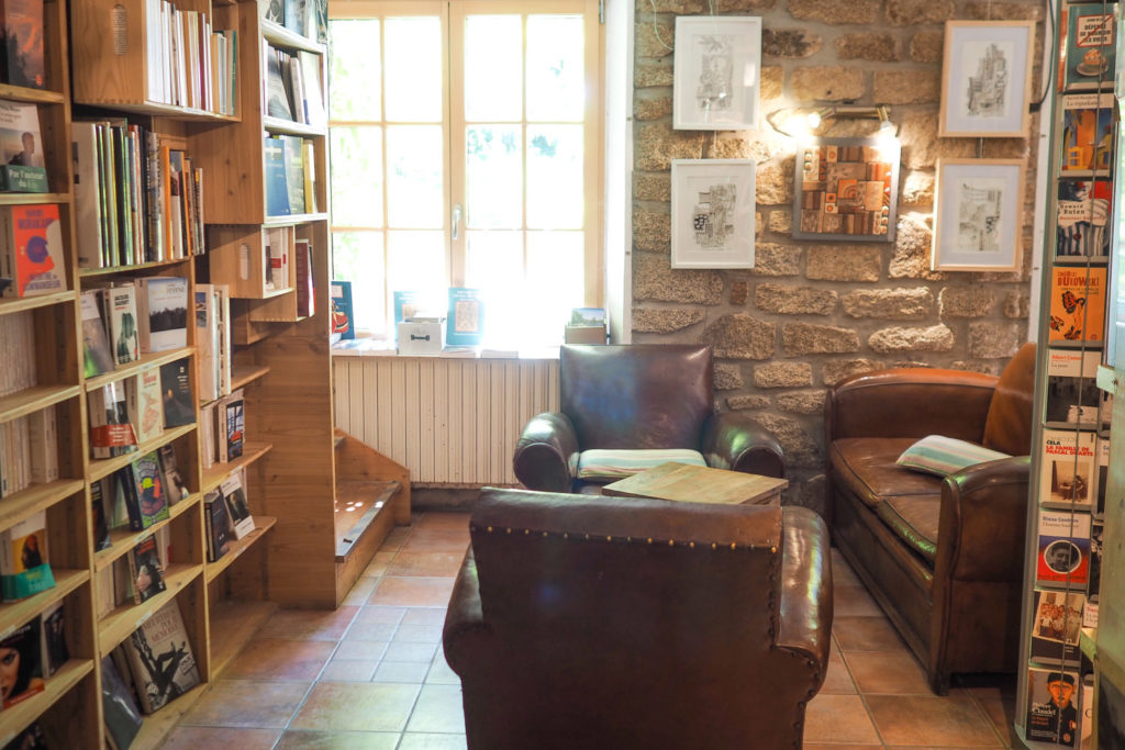 LA VÉLODYSSÉE - HUELGOAT - café librairie L'Autre Rive