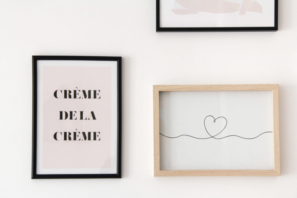 Créer un mur de cadres (via mercipourlechocolat X Dear Sam)