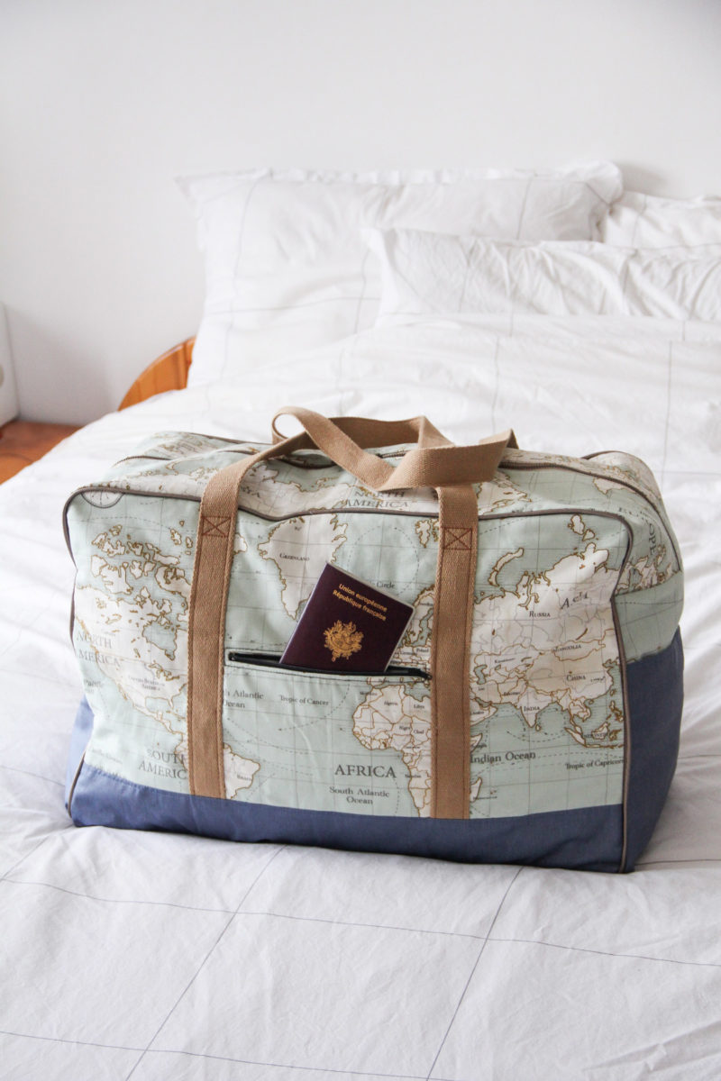 Couture - sac de voyage GLOBE TROTTEUR fait main - modèle Coudre c'est facile & Mondial Tissus - DIY via mercipourlechocolat.fr