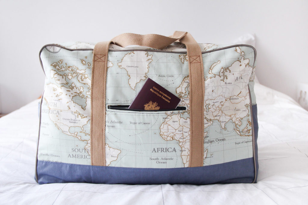 Couture - sac de voyage GLOBE TROTTEUR fait main - modèle Coudre c'est facile & Mondial Tissus - DIY via mercipourlechocolat.fr