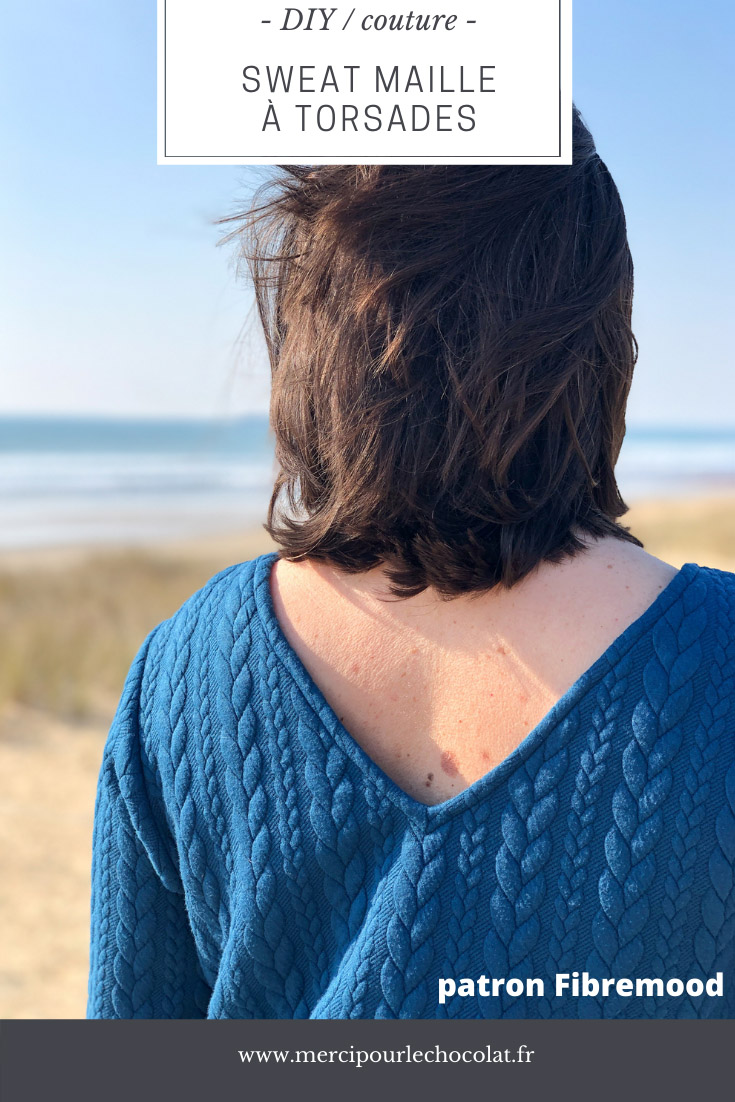 Couture - sweat Alice Fibremood en maille torsadée - col V devant ou derrière (via mercipourlechocolat.fr)