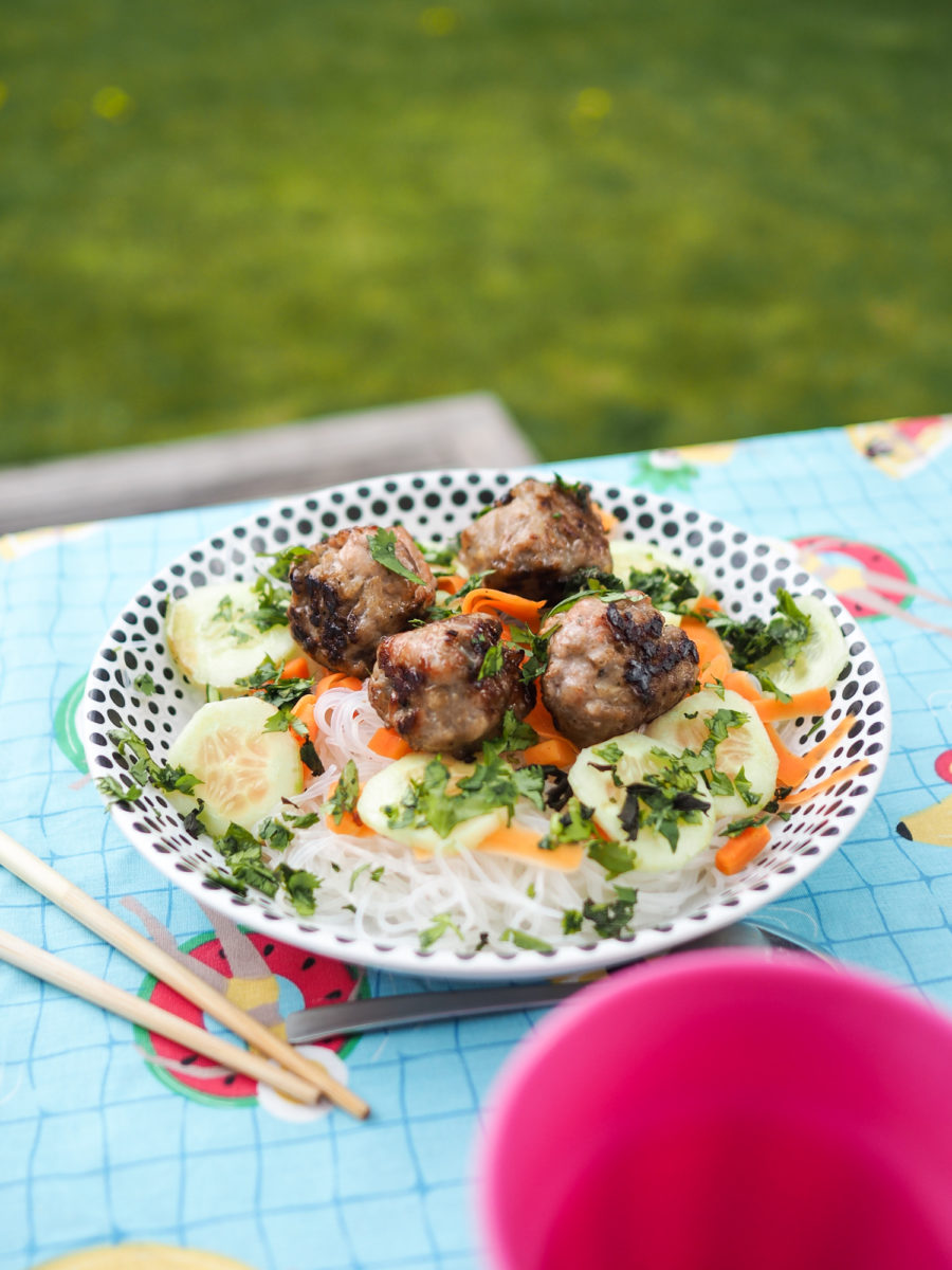 Recette trop bonne de salade BUN CHA (boulettes de viande vietnamiennes et vermicelles de riz) - Bún chả