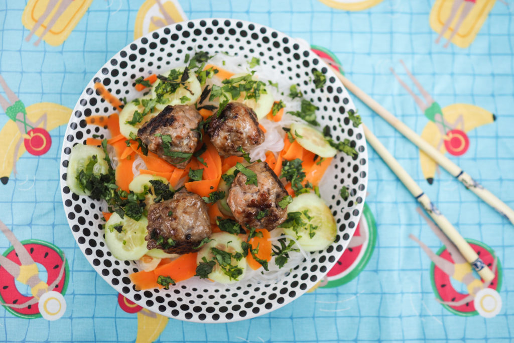 Recette trop bonne de salade BUN CHA (boulettes de viande vietnamiennes et vermicelles de riz) - Bún chả