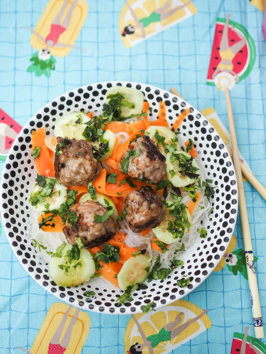 Recette trop bonne de salade BUN CHA (boulettes de viande vietnamiennes et vermicelles de riz) - Bún chả