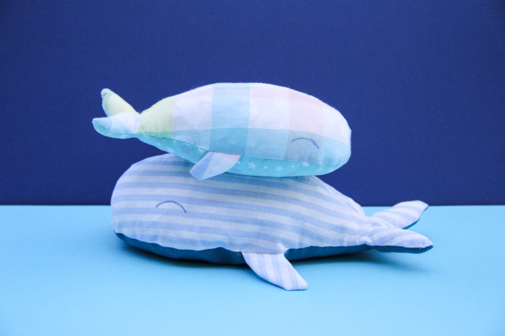 DIY - famille baleine en tissu cousu main (modèle Chouette Kit - découpe Cricut Maker)