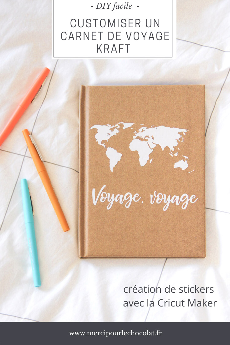 DIY - customiser un carnet de voyage en kraft avec Cricut - sticker mappemonde worldmap