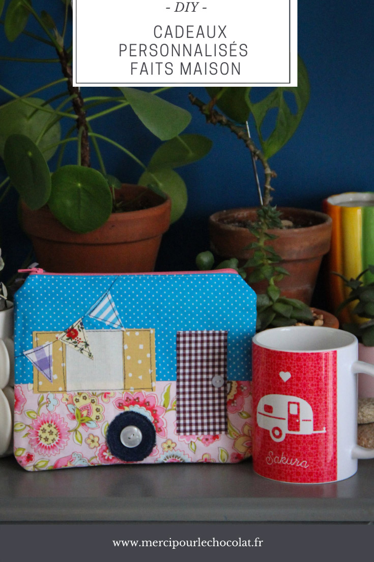 cadeaux faits maison - pochette cousue main caravane et mug personnalisé - CRICUT MUG PRESS