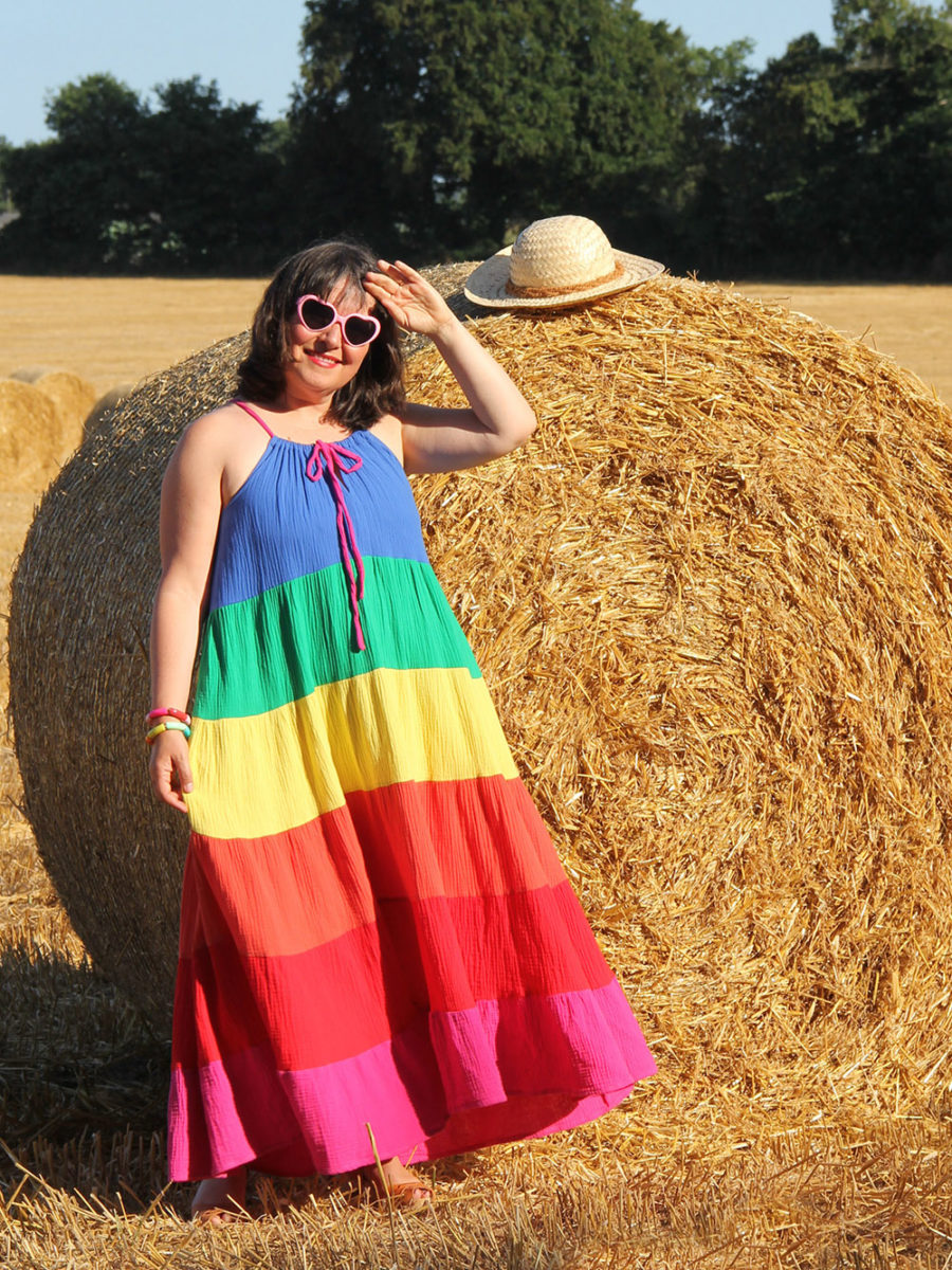RAINBOW DRESS - ROBE ARC-EN-CIEL COUSUE MAIN - TARON 1-2-3 SOLEIL LA PETITE FRAMBISE
